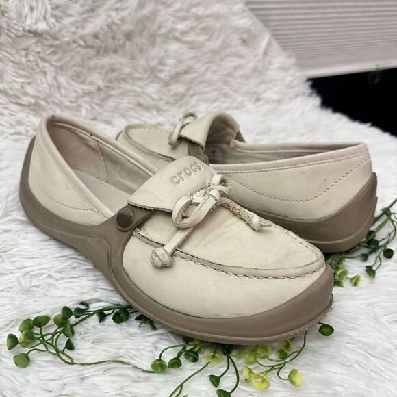 Crocs Off White Leather Upper Comfy Loafers Womens‎ Size 9 Lightweight - Picture 1 of 8